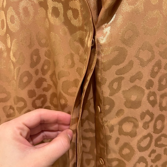 Gold leopard print button up - Picture 3 of 4